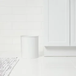 Solid Bathroom Wastebasket Can White - Thresholdâ˘